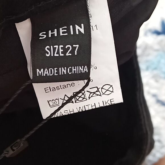 SHEIN STUDDED RAW HEM SHORTS - Picture 4 of 4